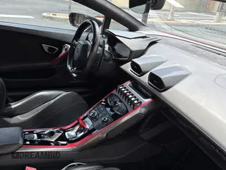 2019 Lamborghini Huracan z VIN ZHWUR2ZF0KLA11750, wystawiony jako Copart lot #54367815 z przebiegiem 24 641 mil mil oraz Tytuł czysty. Historia ofert i sprzedaży dostępna na DreamBid. Obrazek 5.