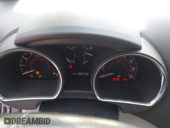 2010 Toyota Highlander Limited with VIN 5TDDK3EH8AS014092, listed as a IAAI auction lot 41498965 with 228,770 mi miles and . Bid and sale history available at DreamBid. Image 7.