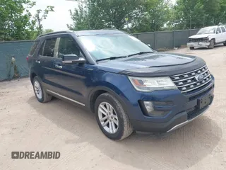 2016 Ford Explorer XLT with VIN 1FM5K7D86GGA32280, listed as a IAAI auction lot 41944228 with 198,519 mi miles. Bid and sale history available at carsss.com. Image 1.