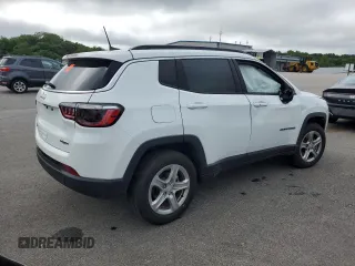 2024 Jeep Compass Latitude z VIN 3C4NJDBN0RT607051, wystawiony jako Copart lot #64187765 z przebiegiem 26 105 mil mil oraz Nie do naprawy • Non repairable. Historia ofert i sprzedaży dostępna na DreamBid. Obrazek 3.