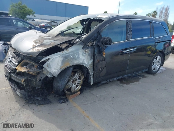 2013 Honda Odyssey Touring with VIN 5FNRL5H98DB003220, listed as a IAAI auction lot 41664729 with 1 mi miles. Bid and sale history available at carsss.com. Image 2.
