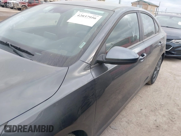 2024 Kia Forte LXS with VIN 3KPF24AD9RE767959, listed as a IAAI auction lot 42037956 with 29,130 mi miles. Bid and sale history available at carsss.com. Image 18.