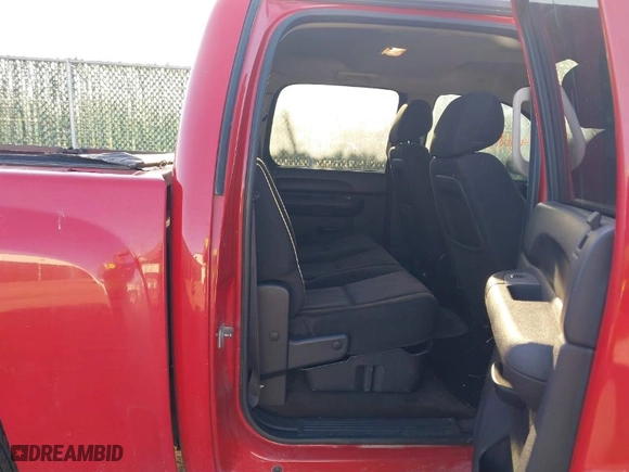2010 Chevrolet Silverado 1500 LT with VIN 3GCRKSE31AG166945, listed as a IAAI auction lot 41743695 with 347,749 mi miles. Bid and sale history available at carsss.com. Image 8.