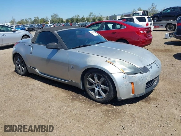 2005 Nissan 350Z Touring with VIN JN1AZ36A85M752320, listed as a IAAI auction lot 42001942 with 174,564 mi miles. Bid and sale history available at carsss.com. Image 1.