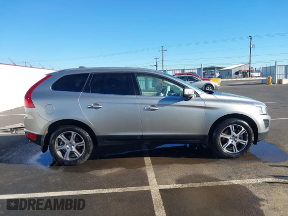 2012 Volvo XC60 3.0L с VIN YV4902DZ1C2293876, выставлен на аукционе IAAI как лот 41415355 с пробегом 48 620 миль миль и . История ставок и продаж доступна на DreamBid. Изображение 13.