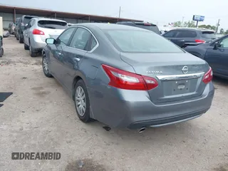 2018 Nissan Altima 2.5 SR with VIN 1N4AL3AP1JC227423, listed as a IAAI auction lot 41911284 with 133,227 mi miles. Bid and sale history available at carsss.com. Image 3.