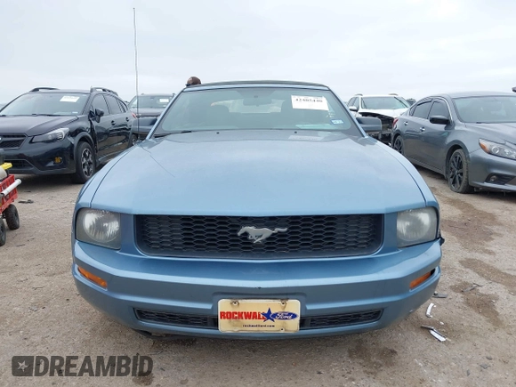 2007 Ford Mustang Deluxe with VIN 1ZVFT84N375262594, listed as a IAAI auction lot 42405440 with 135,981 mi miles and . Bid and sale history available at DreamBid. Image 12.