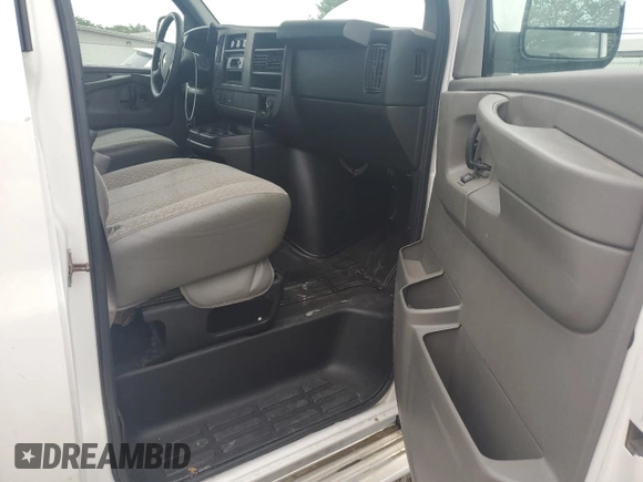2014 Chevrolet Express Passenger 1LT with VIN 1GAZGYFG9E1207695, listed as a Copart auction lot 62146754 with 108,836 mi miles and Salvage title. Bid and sale history available at DreamBid. Image 8.