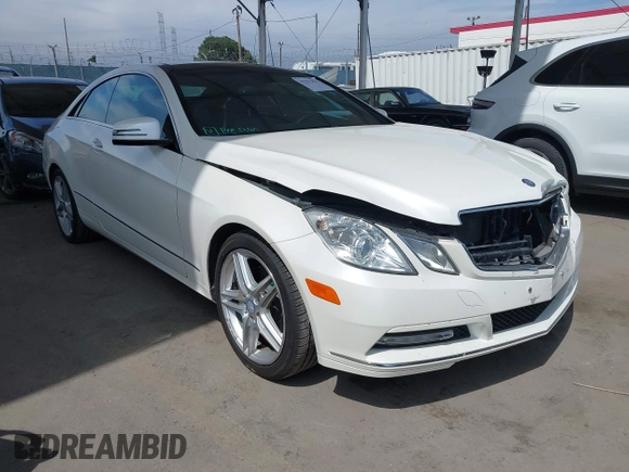 2013 Mercedes-Benz E 350 with VIN WDDKJ5KB1DF197335, listed as a IAAI auction lot 42272831 with 58,092 mi miles and . Bid and sale history available at DreamBid. Image 1.