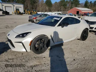 2024 Toyota 86 Premium with VIN JF1ZNBE18R8757254, listed as a Copart auction lot 49714095 with 5,647 mi miles and Salvage Title. Bid and sale history available at DreamBid. Image 1.