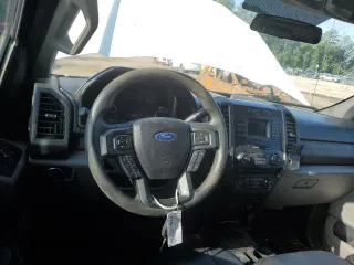 2017 Ford F-250 Lariat with VIN 1FT7W2BT7HEC13302, listed as a Copart auction lot 61263835 with 188,928 mi miles and Salvage title. Bid and sale history available at DreamBid. Image 8.