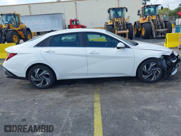 2025 Hyundai Elantra SEL Convenience with VIN KMHLS4DG8SU926062, listed as a IAAI auction lot 42098106 with 7,127 mi miles and . Bid and sale history available at DreamBid. Image 13.