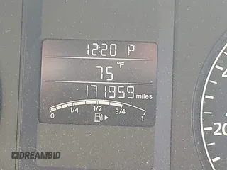2014 Volkswagen Jetta S z VIN 3VW2K7AJ3EM303858, wystawiony jako IAAI lot #42449072 z przebiegiem 171 959 mil mil oraz . Historia ofert i sprzedaży dostępna na DreamBid. Obrazek 15.