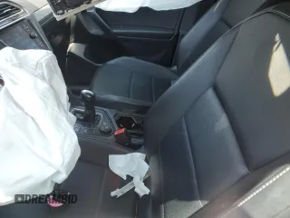2021 Volkswagen Tiguan SE z VIN 3VV2B7AX3MM032467, wystawiony jako Copart lot #59904945 z przebiegiem Nie podano mil oraz Szkoda całkowita • Salvage title. Historia ofert i sprzedaży dostępna na DreamBid. Obrazek 7.