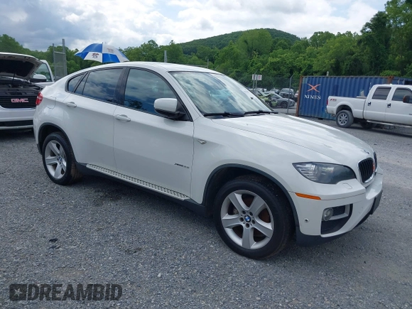 2013 BMW X6 xDrive35i z VIN 5UXFG2C59DL788319, wystawiony jako IAAI lot #42522879 z przebiegiem 158 589 mil mil oraz . Historia ofert i sprzedaży dostępna na DreamBid. Obrazek 1.