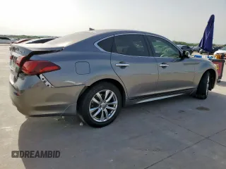 2015 Infiniti Q70 z VIN JN1BY1AR1FM561848, wystawiony jako Copart lot #56432875 z przebiegiem 145 158 mil mil oraz Szkody całkowita. Historia ofert i sprzedaży dostępna na DreamBid. Obrazek 3.