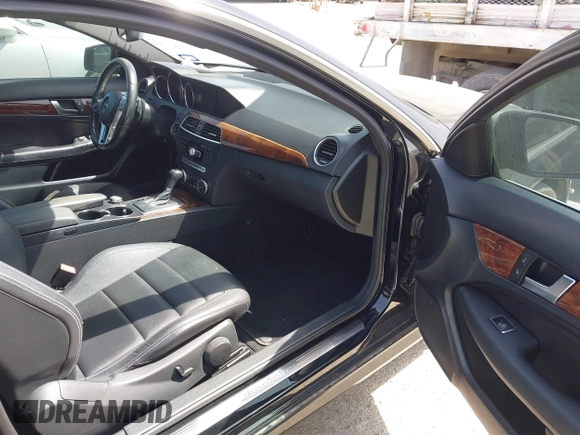 2015 Mercedes-Benz C-Class C 250 with VIN WDDGJ4HBXFG383850, listed as a IAAI auction lot 41809724 with 100,032 mi miles. Bid and sale history available at carsss.com. Image 5.