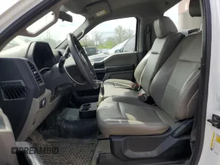 2018 Ford F-150 XL с VIN 1FTMF1CB5JKD15787, выставлен на аукционе Copart как лот 54633335 с пробегом 132 464 миль миль и Списание • Salvage title. История ставок и продаж доступна на DreamBid. Изображение 7.