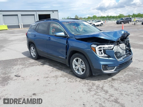 2024 GMC Terrain SLE z VIN 3GKALMEG4RL249642, wystawiony jako IAAI lot #42248039 z przebiegiem 11 695 mil mil oraz . Historia ofert i sprzedaży dostępna na DreamBid. Obrazek 1.