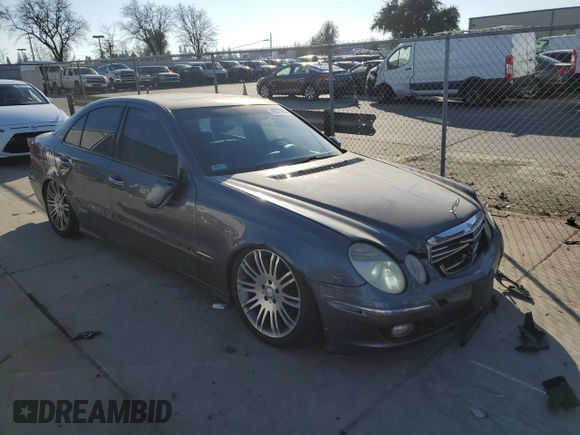 2007 Mercedes-Benz E 550 with VIN WDBUF72X57B086440, listed as a Copart auction lot 42975855 with 178,032 mi miles and Salvage Title. Bid and sale history available at DreamBid. Image 4.