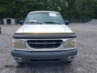 2000 Ford Explorer XLT z VIN 1FMZU63E9YZB43747, wystawiony jako IAAI lot #42676902 z przebiegiem 258 749 mil mil oraz . Historia ofert i sprzedaży dostępna na DreamBid. Obrazek 6.