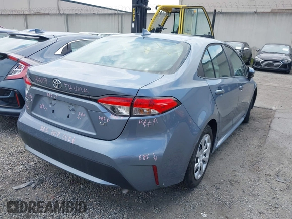 2020 Toyota Corolla LE with VIN 5YFEPRAE3LP098127, listed as a IAAI auction lot 41880641 with 46,577 mi miles. Bid and sale history available at carsss.com. Image 4.