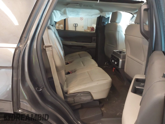 2019 Ford Expedition XLT with VIN 1FMJU1JT8KEA82990, listed as a IAAI auction lot 41622190 with 1 mi miles. Bid and sale history available at carsss.com. Image 8.