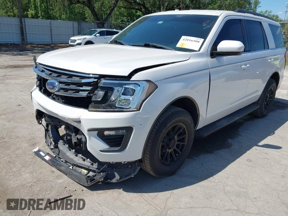 2019 Ford Expedition XLT with VIN 1FMJU1HT3KEA10827, listed as a IAAI auction lot 42016508 with 83,286 mi miles. Bid and sale history available at carsss.com. Image 2.