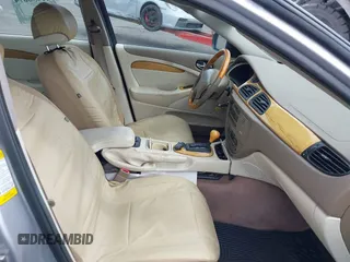 2001 Jaguar S-Type with VIN SAJDA01PX1GM01530, listed as a IAAI auction lot 41930674 with 124,963 mi miles and . Bid and sale history available at DreamBid. Image 5.