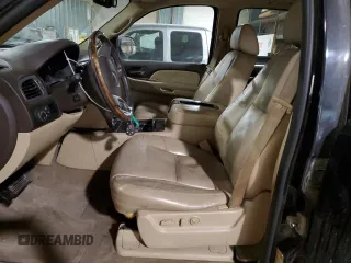 2009 GMC Yukon Denali z VIN 1GKFK03209J115789, wystawiony jako Copart lot #44224165 z przebiegiem 221 292 mil mil oraz Szkoda całkowita • Salvage title. Historia ofert i sprzedaży dostępna na DreamBid. Obrazek 7.