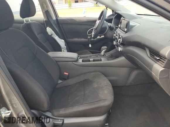 2025 Nissan Sentra S z VIN 3N1AB8BV9SY229200, wystawiony jako Copart lot #56155535 z przebiegiem 11 396 mil mil oraz Czysty tytuł • Clean title. Historia ofert i sprzedaży dostępna na DreamBid. Obrazek 7.