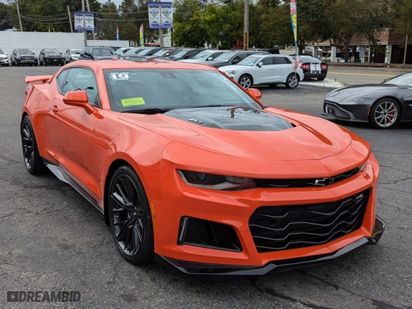 2019 Chevrolet Camaro ZL1 with VIN 1G1FJ1R64K0118617, listed as a Copart auction lot 44294925 with 18,617 mi miles and Clean Title. Bid and sale history available at carsss.com. Image 1.