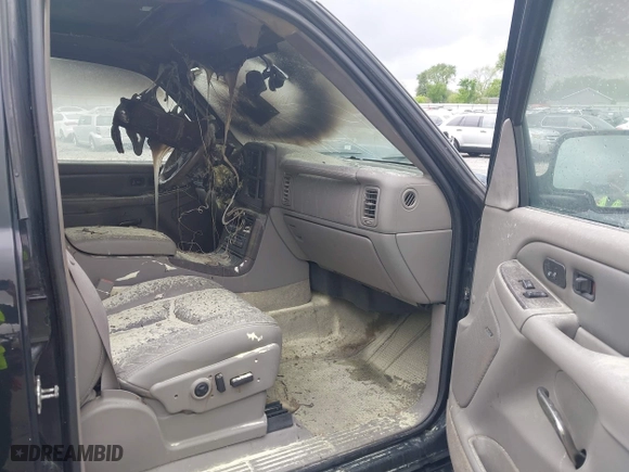 2004 GMC Yukon Denali with VIN 1GKEK63U54J308934, listed as a IAAI auction lot 42124676 with 254,362 mi miles. Bid and sale history available at carsss.com. Image 5.