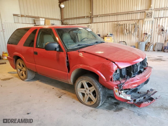 2001 Chevrolet Blazer LS with VIN 1GNCS18W21K251301, listed as a Copart auction lot 88428965 with 166,415 mi miles and Salvage Title. Bid and sale history available at carsss.com. Image 4.
