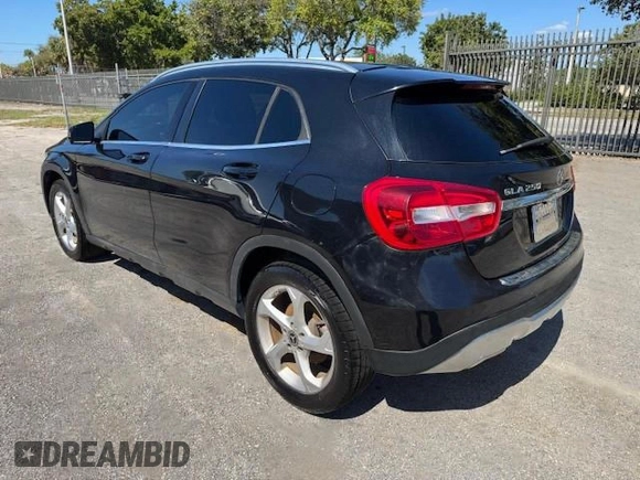 2018 Mercedes-Benz GLA 250 z VIN WDCTG4EB3JJ450631, wystawiony jako Copart lot #55705955 z przebiegiem 92 384 mil mil oraz Nie do naprawy • Non repairable. Historia ofert i sprzedaży dostępna na DreamBid. Obrazek 2.