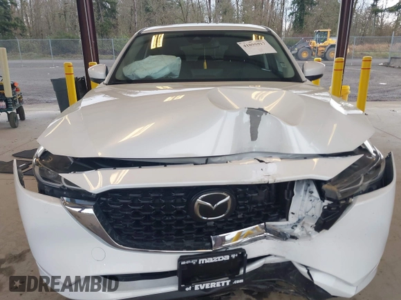 2024 Mazda CX-5 2.5 S Preferred Package with VIN JM3KFBCL4R0472201, listed as a IAAI auction lot 41895917 with 9,245 mi miles. Bid and sale history available at carsss.com. Image 6.