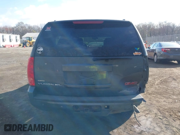 2008 GMC Yukon XL Commercial with VIN 1GKFK16388J186702, listed as a IAAI auction lot 41917631 with 193,305 mi miles. Bid and sale history available at carsss.com. Image 16.