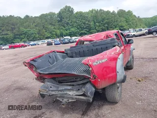 2001 Nissan Frontier SE Desert Runner z VIN 1N6ED26T31C354339, wystawiony jako IAAI lot #42279697 z przebiegiem Nie podano mil oraz . Historia ofert i sprzedaży dostępna na DreamBid. Obrazek 12.