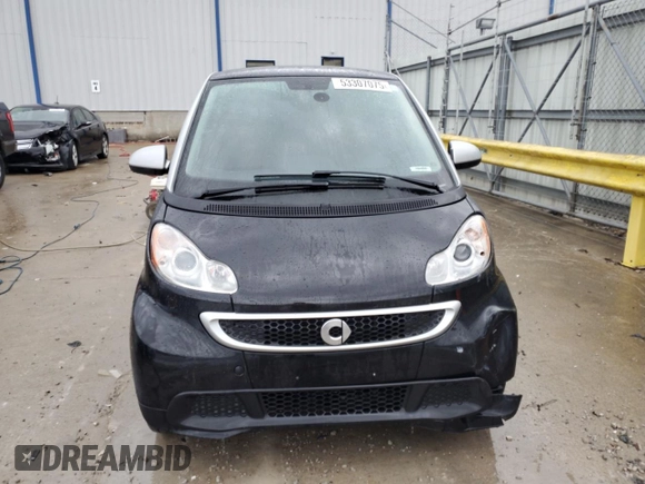 2013 Smart fortwo Pure z VIN WMEEJ3BA0DK671030, wystawiony jako Copart lot #53307075 z przebiegiem 57 779 mil mil oraz Szkody całkowita. Historia ofert i sprzedaży dostępna na DreamBid. Obrazek 5.