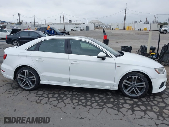 2017 Audi A3 z VIN WAUJ8HFFXH1047739, wystawiony jako IAAI lot #42313056 z przebiegiem 125 104 mil mil oraz . Historia ofert i sprzedaży dostępna na DreamBid. Obrazek 13.