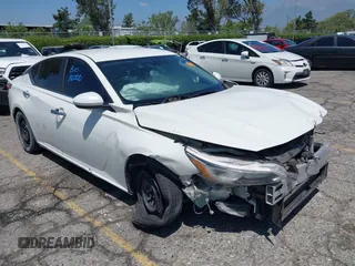 2019 Nissan Altima S z VIN 1N4BL4BV8KC122421, wystawiony jako IAAI lot #42215166 z przebiegiem Nie podano mil oraz . Historia ofert i sprzedaży dostępna na DreamBid. Obrazek 1.