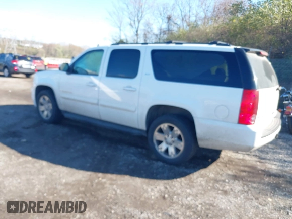 2008 GMC Yukon XL SLT 4SB z VIN 1GKFK16308R106715, wystawiony jako IAAI lot #40669557 z przebiegiem 268 028 mil mil oraz . Historia ofert i sprzedaży dostępna na DreamBid. Obrazek 3.