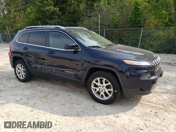 2016 Jeep Cherokee Latitude with VIN 1C4PJMCB9GW112576, listed as a Copart auction lot 58652755 with 121,088 mi miles and Salvage title. Bid and sale history available at DreamBid. Image 4.
