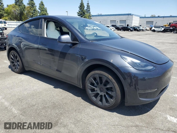 2024 Tesla Model Y z VIN 7SAYGDED7RF056570, wystawiony jako Copart lot #55097125 z przebiegiem 17 019 mil mil oraz Szkoda całkowita • Salvage title. Historia ofert i sprzedaży dostępna na DreamBid. Obrazek 4.