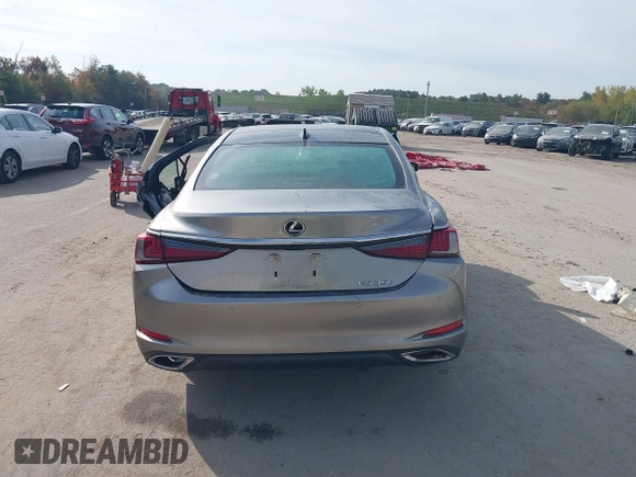 2019 Lexus ES 350 with VIN 58ABZ1B1XKU021657, listed as a IAAI auction lot 40505523 with Not provided miles and . Bid and sale history available at DreamBid. Image 15.