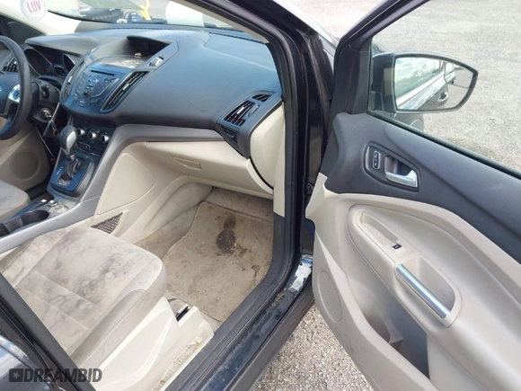 2015 Ford Escape SE with VIN 1FMCU0G71FUB16759, listed as a IAAI auction lot 41640440 with 257,153 mi miles. Bid and sale history available at carsss.com. Image 5.