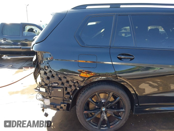 2024 BMW X7 M60i with VIN 5UX33EM09R9U06877, listed as a IAAI auction lot 41919988 with 25,015 mi miles. Bid and sale history available at carsss.com. Image 21.