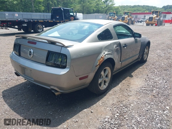 2009 Ford Mustang GT with VIN 1ZVHT82H095133740, listed as a IAAI auction lot 42637708 with 135,521 mi miles and . Bid and sale history available at DreamBid. Image 4.