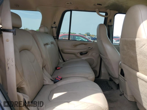 2002 Ford Expedition Eddie Bauer z VIN 1FMRU17L12LA63588, wystawiony jako Copart lot #52289415 z przebiegiem 305 113 mil mil oraz Szkoda całkowita • Salvage title. Historia ofert i sprzedaży dostępna na DreamBid. Obrazek 10.