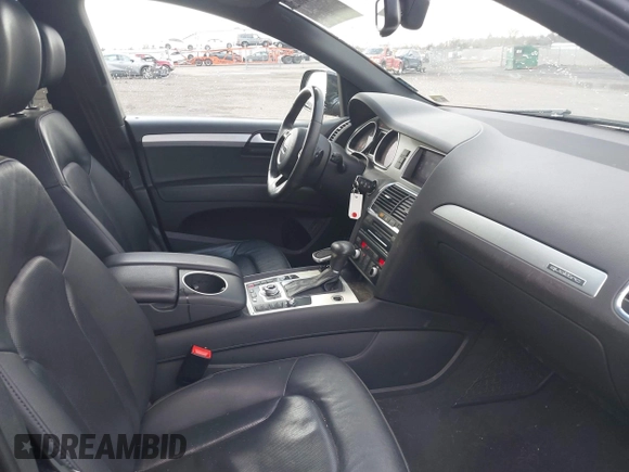 2015 Audi Q7 3.0T S line Prestige with VIN WA1DGAFE7FD006783, listed as a IAAI auction lot 41464002 with 96,845 mi miles. Bid and sale history available at carsss.com. Image 5.
